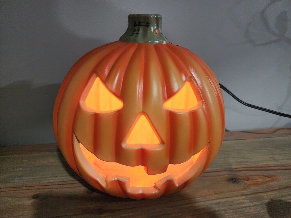 8" Light Lighted Halloween Pumpkin Plastic Jack O Lantern Works!